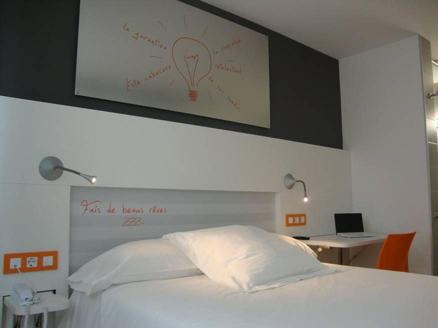 Hotel Bed4U Pampelune Chambre photo